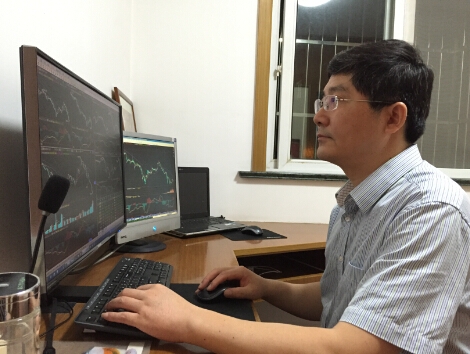 ◆姜老师接受七禾网的独家专访 ◆姜老师接受七禾网的独家专访